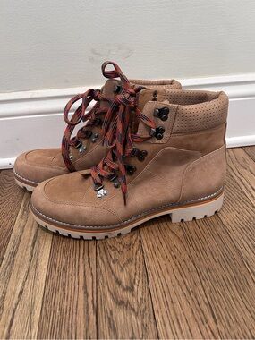 Crown Vintage Tahtum Tan Nubuck Hiking Boots Sz 9 LaceUp Lug Sole Gorpcore Hiker